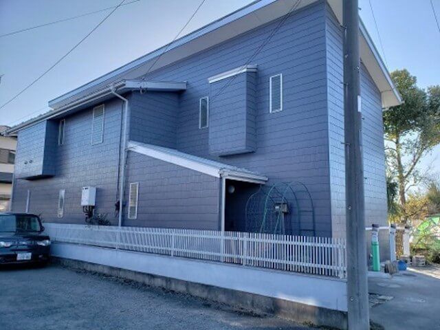 【外壁の傷み具合に合わせて中塗りを2回】