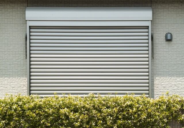【防犯対策に〈後付シャッター〉はいかがですか？】