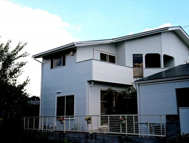 熊谷市久下の外壁塗装施工中