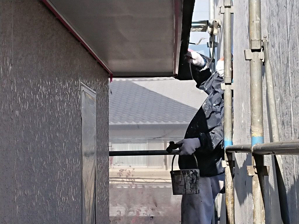 深谷市上柴町東の外壁塗装施工中