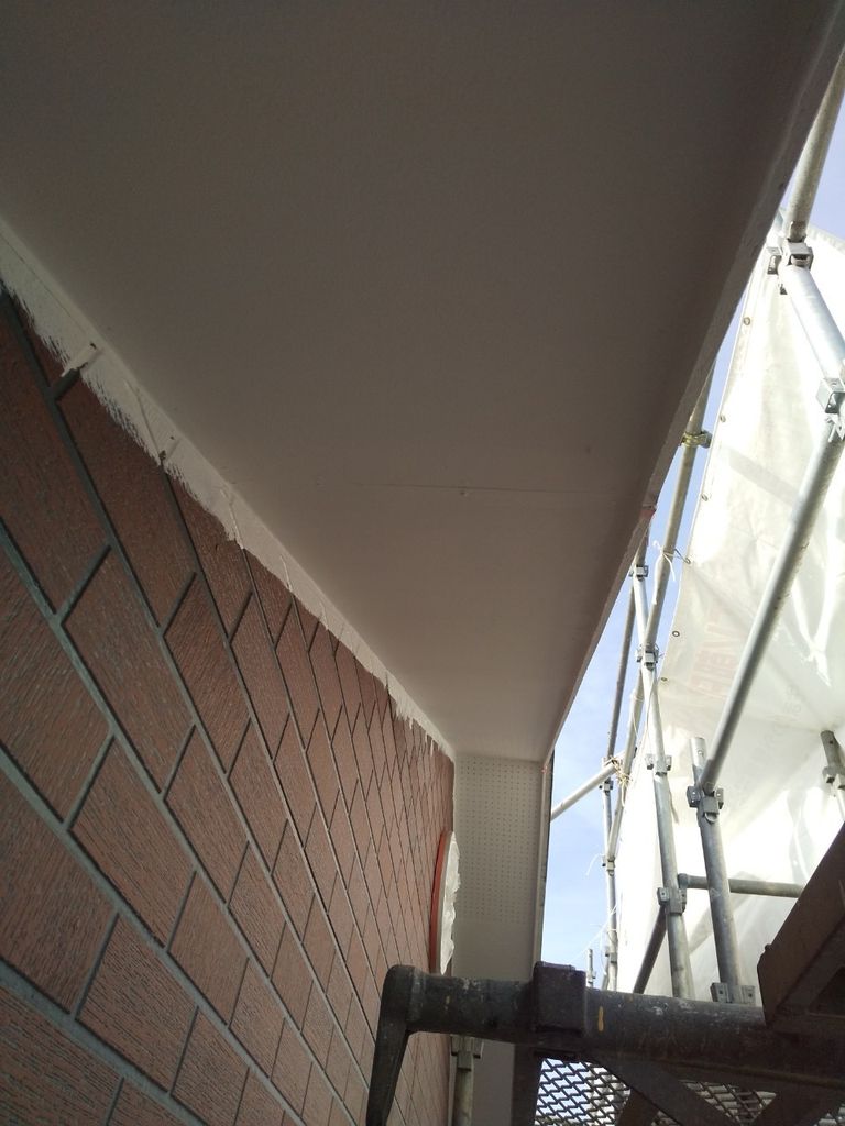 熊谷市小江川　軒天塗装・屋根棟板金交換工事