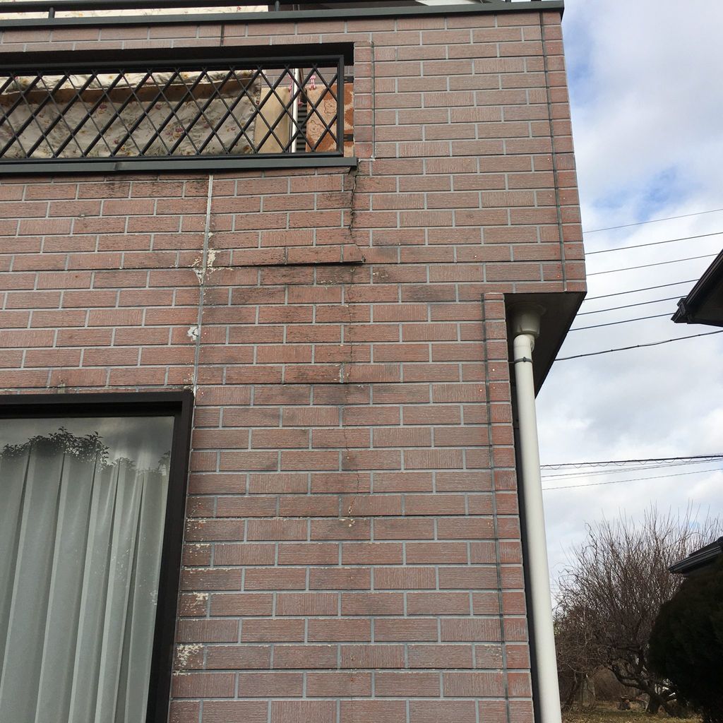 熊谷市小江川　外壁屋根塗装　部分外壁サイディング張替え工事　施工中