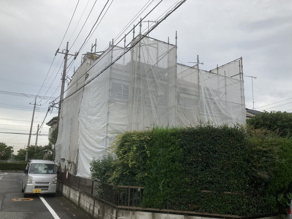 熊谷市江南中央　外壁屋根塗装工事　施工中