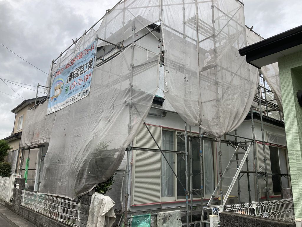 熊谷市久下　外壁屋根塗装工事　施工中です！